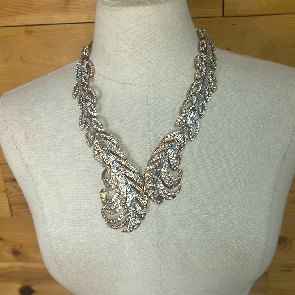 NEW Fun costume jewelry rhinestone rose gold sparkly feather statement necklace